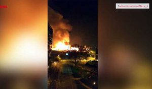 Spectaculaire incendie dans une zone industrielle à Bondy