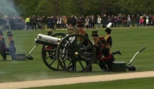 GB: coups de canon pour le 91e anniversaire de la reine