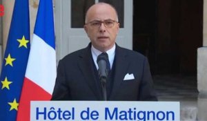 Après l'attaque des Champs-Élysées, Cazeneuve tacle Fillon et Le Pen