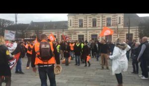 Oberthur : les salariés en grève défilent en ville 