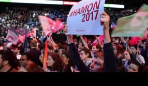 Les militants de Benoit Hamon au grand meeting de Bercy