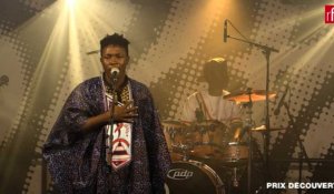 Soul Bang's interprète "Nmiraboloma" à La Place