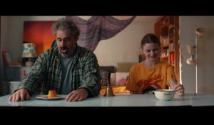 Bande- annonce de "CIGARETTES ET CHOCOLAT CHAUD", de Sophie Reine 