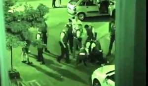 La vidéo montrant les trois policiers en train de brutaliser un homme