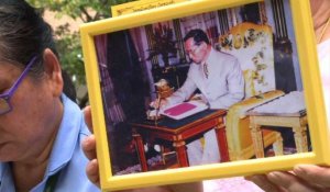 Les Thaïlandais prient pour le roi hospitalisé