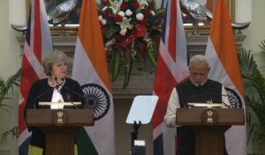Theresa May en Inde pour préparer l'après-Brexit