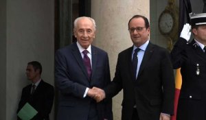 Hollande: le réseau terroriste de Paris "en voie d'être anéanti"