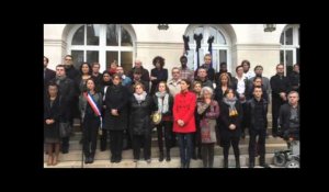 Attentats de Paris: minute de silence à l'Hôtel de Ville de Nantes