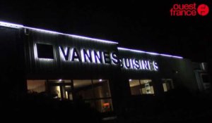 Un collectif éteint les enseignes allumées à Vannes