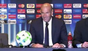 Zidane arrosé en conférence de presse !