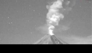 Les quatre explosions impressionnantes du volcan mexicain Colima
