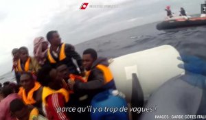 Italie : près de 800 migrants secourus en Méditerranée 