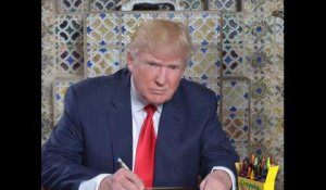 Cette photo de Trump en train d'écrire son discours déclenche les moqueries des internautes