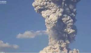 Mexique: encore une spectaculaire éruption du volcan Colima
