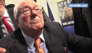 Le Pen à Toulon: "Au PS, on a de la vigueur dans la braguette"