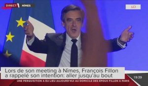 À Nîmes, Fillon le "combattant" persiste et charge Macron