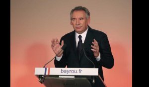 Bayrou ne se présente pas et propose une alliance à Emmanuel Macron
