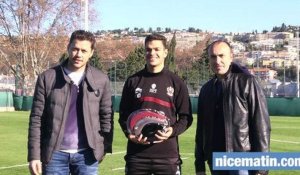 Ben Arfa reçoit son trophée de Sportif azuréen de l'année 2015