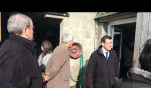 Hervé Morin en visite au Gaec d'Antain à Saint-Come-du-Mont (50)