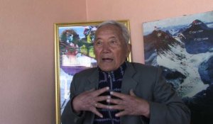 Népal: un alpiniste veut être le plus âgé à escalader l'Everest