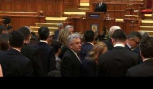 Roumanie: le président suggère une démission du gouvernement