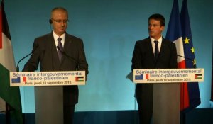 Valls: "Le droit d'asile ne se découpe pas en tranches"