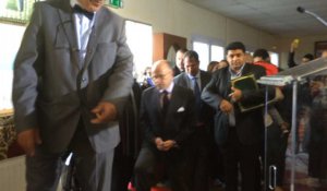 Bernard Cazeneuve à la mosquée de Cherbourg