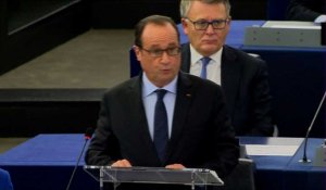Hollande: il faut agir pour éviter "une guerre totale" en Syrie
