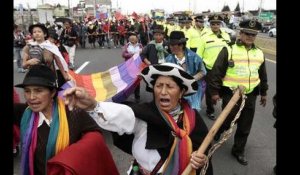 Equateur : des indigènes anti-gouvernement en route vers la capitale Quito