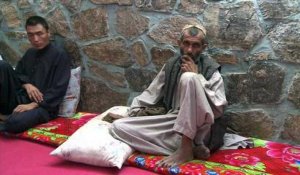 Des travailleurs afghans reviennent d'Iran accros à la drogue