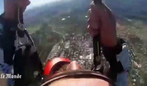 Saut en parachute : impressionnante chute d'une caméra embarquée