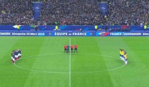 Crash de l'A320 : le silence du Stade de France en hommage aux victimes