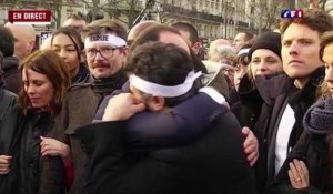 L'accolade de François Hollande à Patrick Pelloux