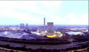 Angleterre : la démolition d'une centrale électrique filmée par les habitants