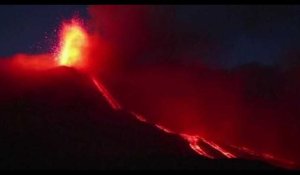 Eruption spectaculaire de l'Etna, en Italie