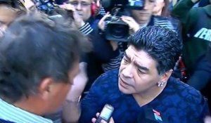 Maradona gifle un journaliste
