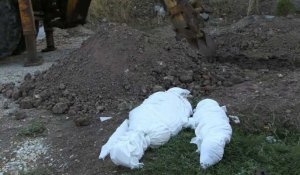 Migrants: les morts sans nom du cimetière de Mytilène, en Grèce