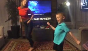 Taylor Swift danse avec un fan de 7 ans, Dylan Barnes
