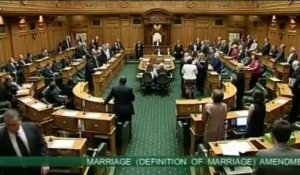Chant maori au parlement pour célécrer la légalisation du mariage homosexuelle