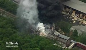 Etats-Unis : un train transportant des produits chimiques déraille et explose