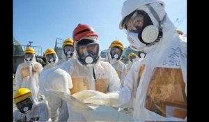 Le ministre japonais de l'économie visite la centrale nucléaire de Fukushima
