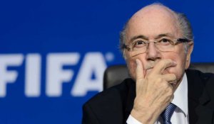 Coca-Cola et McDo réclament sa démission immédiate, Blatter refuse