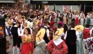 350 danseurs et musiciens au centre-ville de Martigues