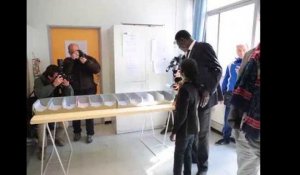 Municipales à Marseille : Pape Diouf (SE) a voté