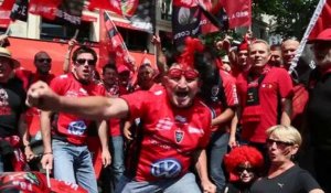 RCT-Castres : les supporters toulonnais entonnent le Pilou-Pilou