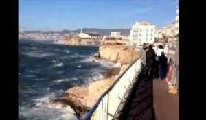 Vents violents à Marseille : ça souffle fort sur la Corniche