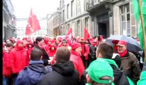 Grève générale 30 janvier: un faux Di Rupo manifeste à Mons (2)