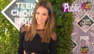 Jessica Alba : On ne voit qu'elle sur le red carpet des Teen Choice Awards 2016 !