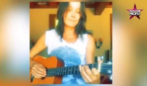 Carla Bruni sans maquillage pour un mini-concert sur Instagram (Vidéo)