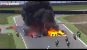 Spectaculaire accident en Moto2: on a frôlé la catastrophe en plein GP d'Espagne
